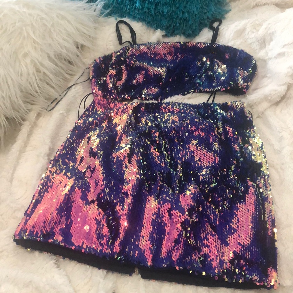 2 piece sequence set ! Glitters and shines ✨